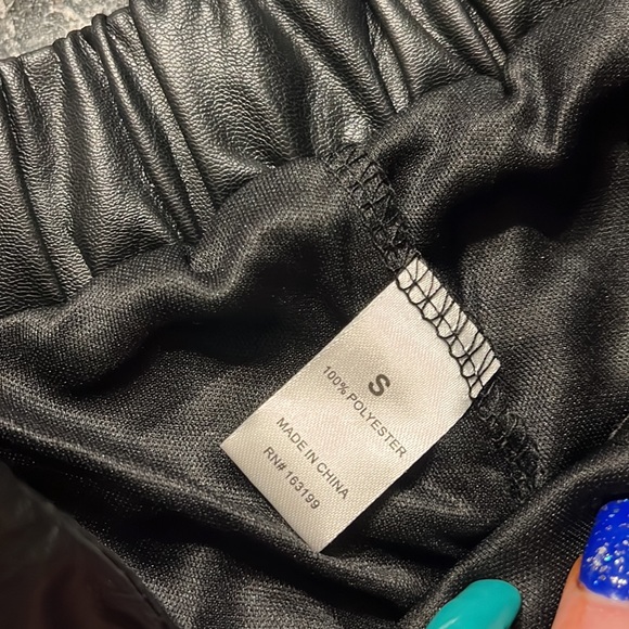 NWOT FAUX LEATHER SKORTS - Picture 3 of 5